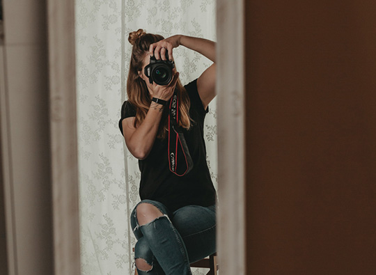 boudoir-fotoshooting-fotografin-beim-fotografieren-Ines-Nejedly-Waldviertel-Wachau-Niederoesterreich